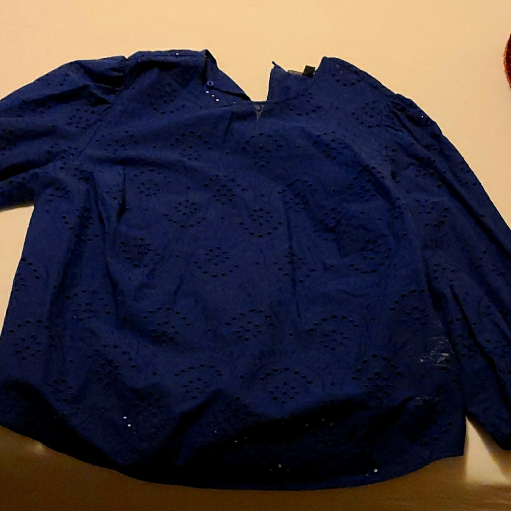 3x navy eyelet 3/4 sleeve blouse